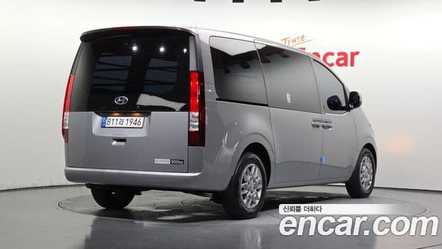 Hyundai Staria 2023 — Şəkil 2/20