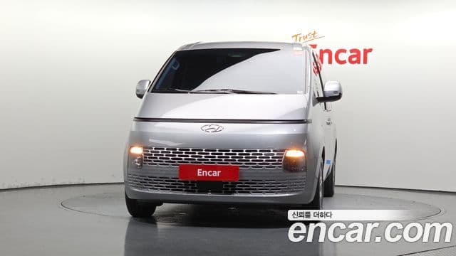 Hyundai Staria 2023 — Şəkil 3/20