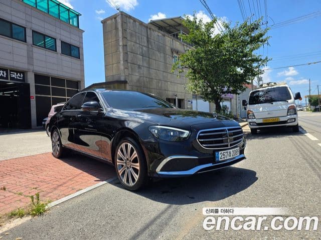 Mercedes-Benz E-Class 2023 — Şəkil 20/20