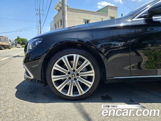 Mercedes-Benz E-Class 2023 — Şəkil 17/20