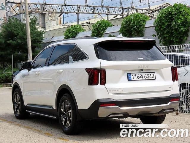 Kia Sorento 2023 — ფოტო 3/20