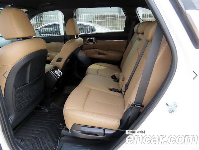 Kia Sorento 2023 — ფოტო 6/20