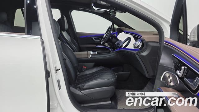 Mercedes-Benz EQS SUV 2023 — ფოტო 19/31