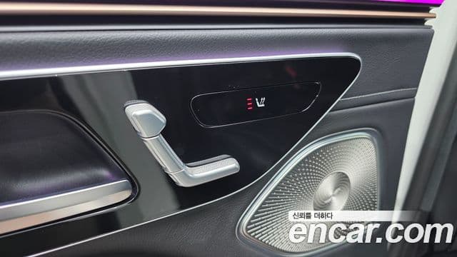 Mercedes-Benz EQS SUV 2023 — ფოტო 23/31