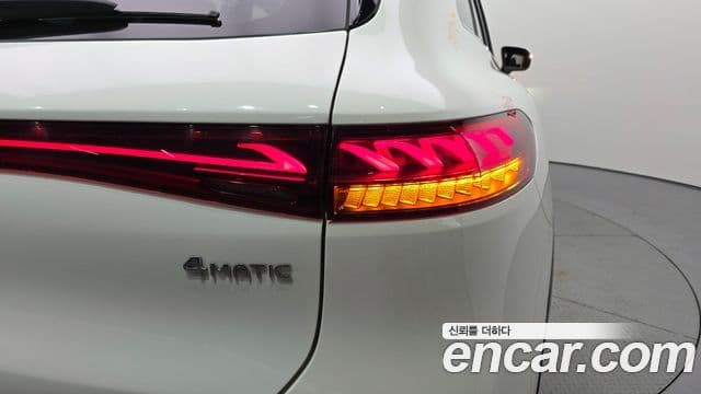 Mercedes-Benz EQS SUV 2023 — ფოტო 14/31