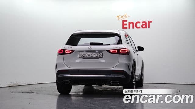 Mercedes-Benz GLA-Class 2020 — Фото 4/20