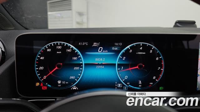 Mercedes-Benz GLA-Class 2020 — Фото 8/20