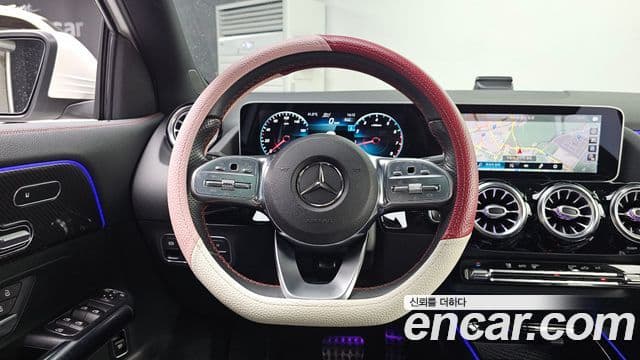 Mercedes-Benz GLA-Class 2020 — Фото 13/20