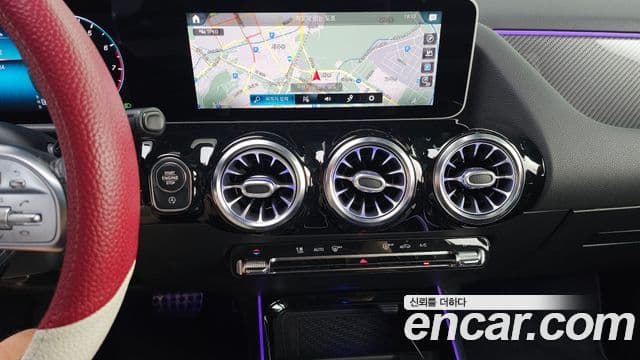Mercedes-Benz GLA-Class 2020 — Фото 14/20