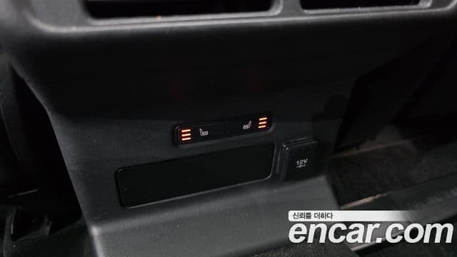 Land Rover Range Rover Velar 2019 — ფოტო 13/20