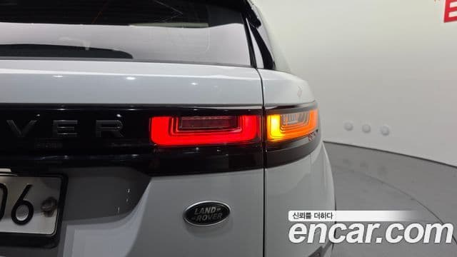 Land Rover Range Rover Velar 2019 — Şəkil 14/35