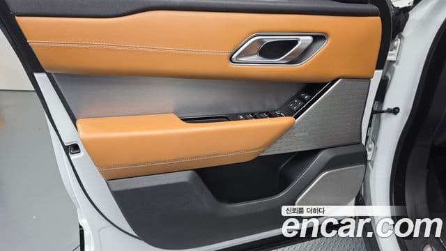 Land Rover Range Rover Velar 2019 — Şəkil 2/35
