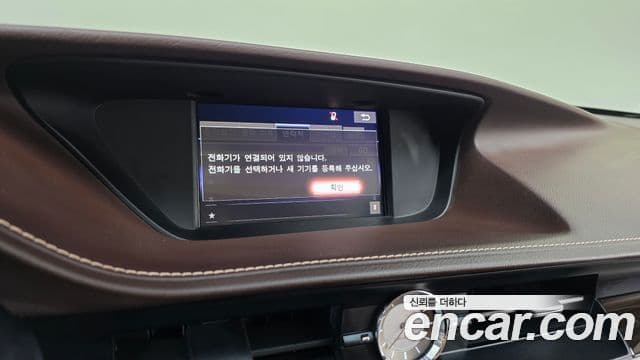 Lexus ES300h 2018 — ფოტო 15/20