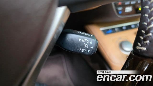 Lexus ES300h 2018 — Photo 20/33