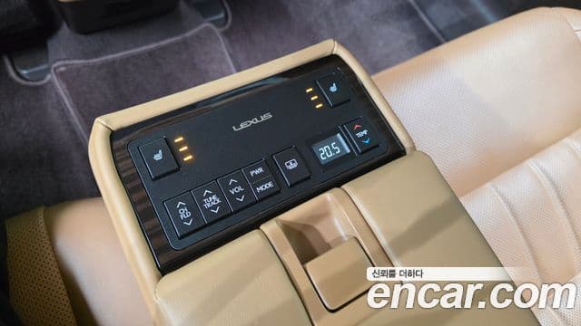 Lexus ES300h 2018 — Photo 21/33