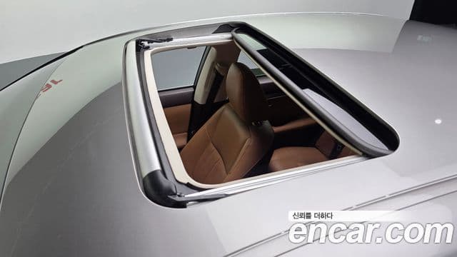 Lexus ES300h 2018 — Photo 22/33
