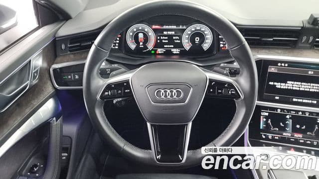 Audi A7 2021 — ფოტო 13/20