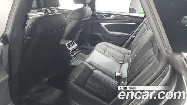 Audi A7 2021 — ფოტო 19/20
