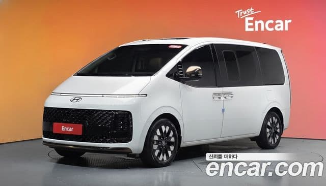 Hyundai Staria 2024 — фото 1 из 20
