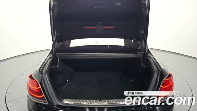 Kia The K9 2019 — Photo 23/37