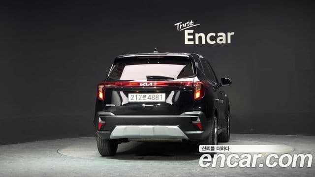Kia Seltos 2023 — ფოტო 4/20