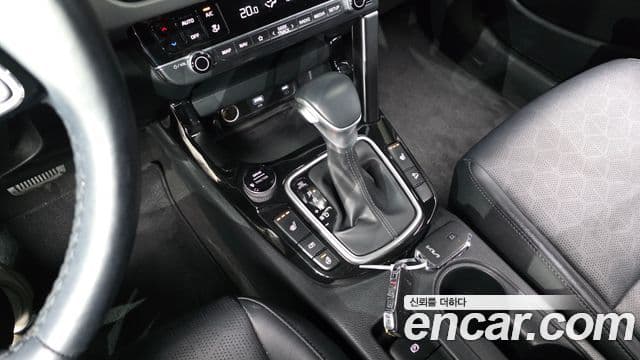 Kia Seltos 2023 — ფოტო 9/20