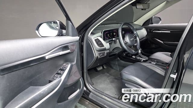 Kia Seltos 2023 — ფოტო 10/20