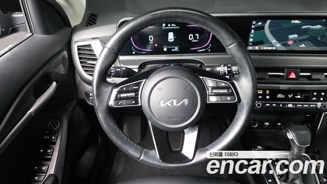 Kia Seltos 2023 — ფოტო 14/20