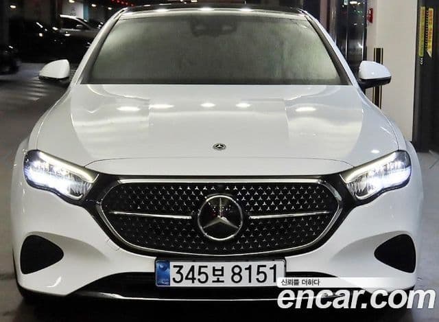 Mercedes-Benz E-Class 2024 — ფოტო 1/3