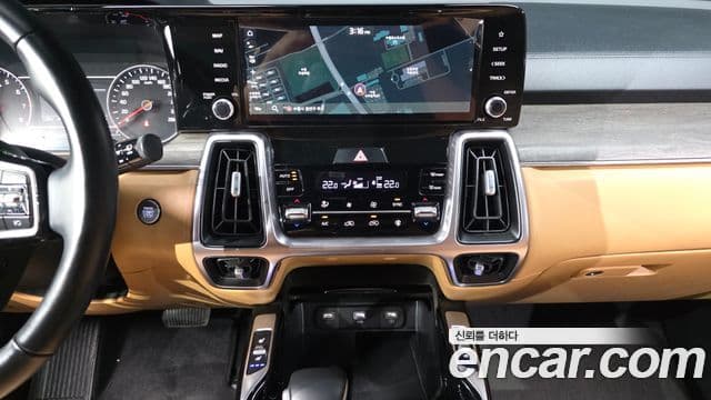 Kia Sorento 2022 — ფოტო 13/20