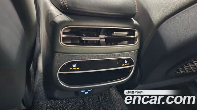Genesis GV70 2021 — Şəkil 18/20