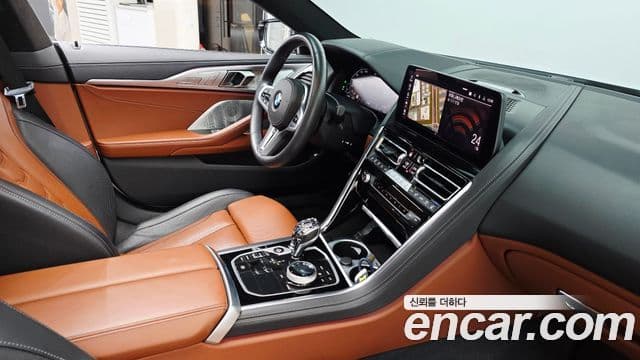 BMW 8 Series 2024 — Фото 18/20