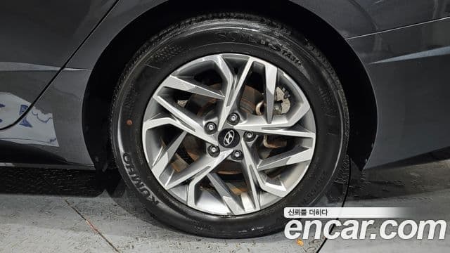 Hyundai Sonata Hybrid 2022 — Photo 15/31