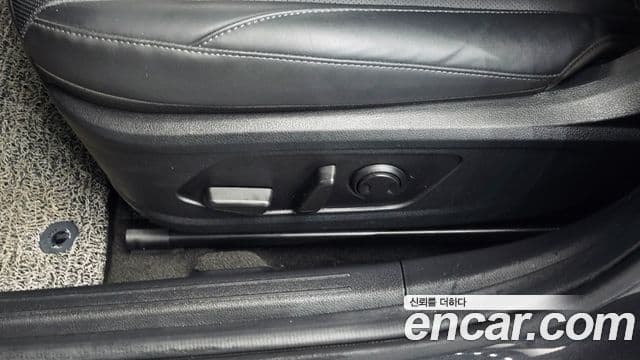 Hyundai Sonata Hybrid 2022 — Photo 18/31