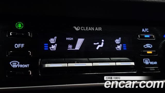 Hyundai Sonata Hybrid 2022 — Photo 21/31