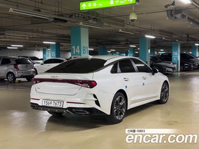 Kia K5 2022 — ფოტო 2/17