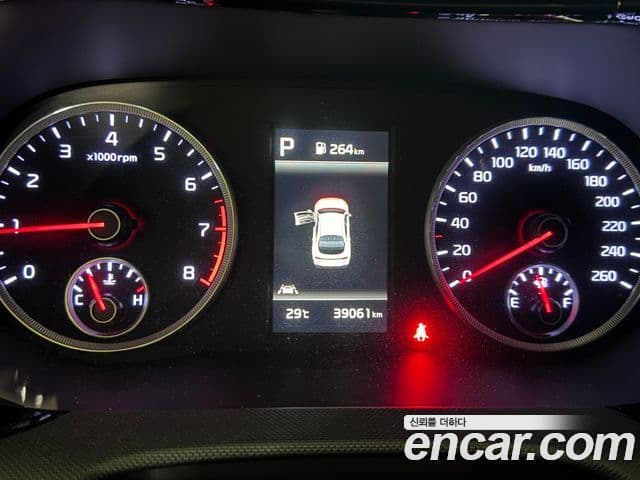 Kia K5 2022 — ფოტო 8/17