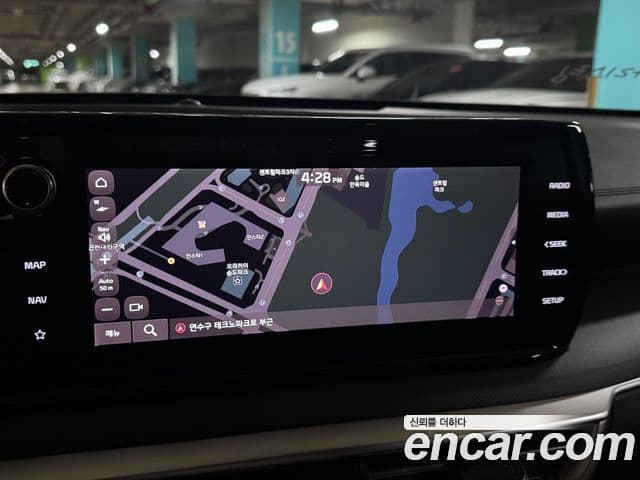 Kia K5 2022 — ფოტო 12/17