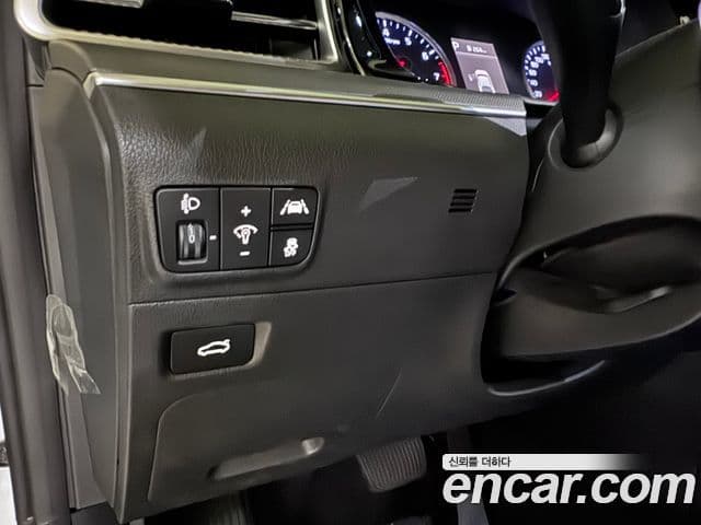Kia K5 2022 — ფოტო 14/17