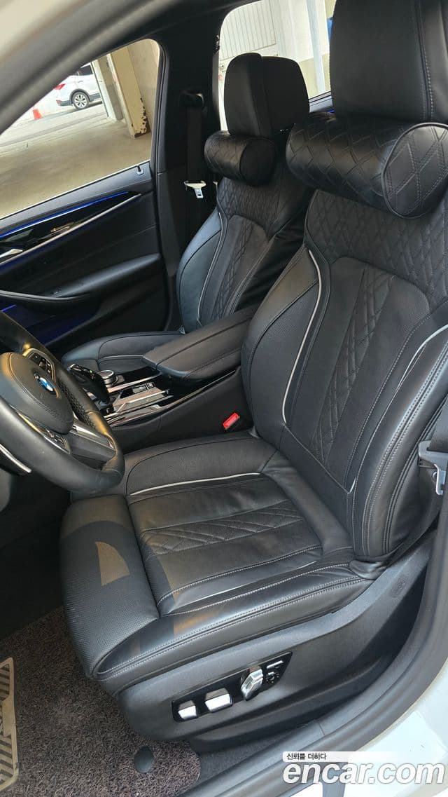 BMW 5 Series 2022 — ფოტო 8/10