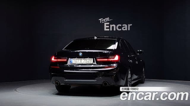 BMW 3 Series 2022 — ფოტო 4/20