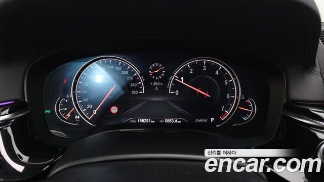 BMW 5 Series 2018 — Şəkil 19/20