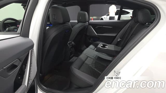 BMW 5 Series 2026 — ფოტო 21/34