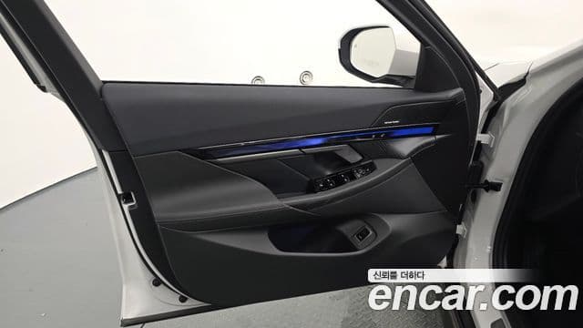 BMW 5 Series 2026 — ფოტო 31/34