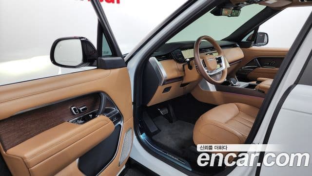 Land Rover Range Rover 2025 — ფოტო 8/20