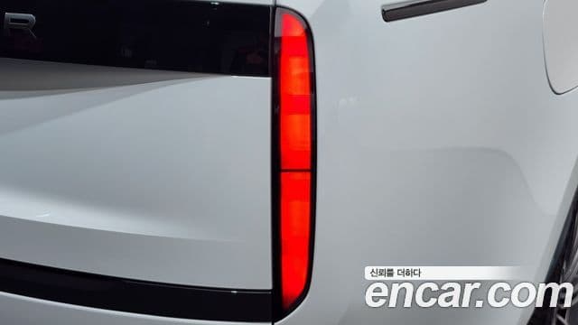 Land Rover Range Rover 2025 — Photo 27/37