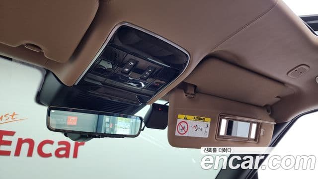 Land Rover Range Rover 2025 — Photo 30/37