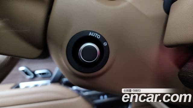 Land Rover Range Rover 2025 — Photo 26/37