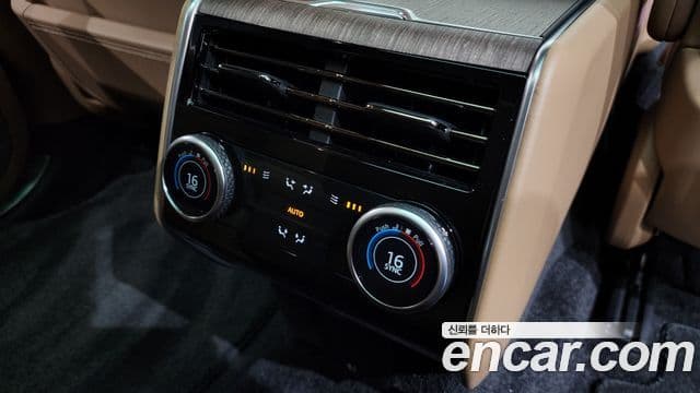 Land Rover Range Rover 2025 — Photo 21/37