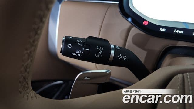 Land Rover Range Rover 2025 — Photo 14/37